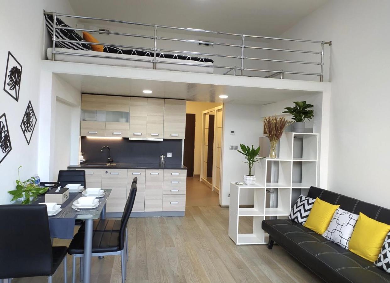 Vit Apartment - Free Parking - O2 Arena Praga Zewnętrze zdjęcie