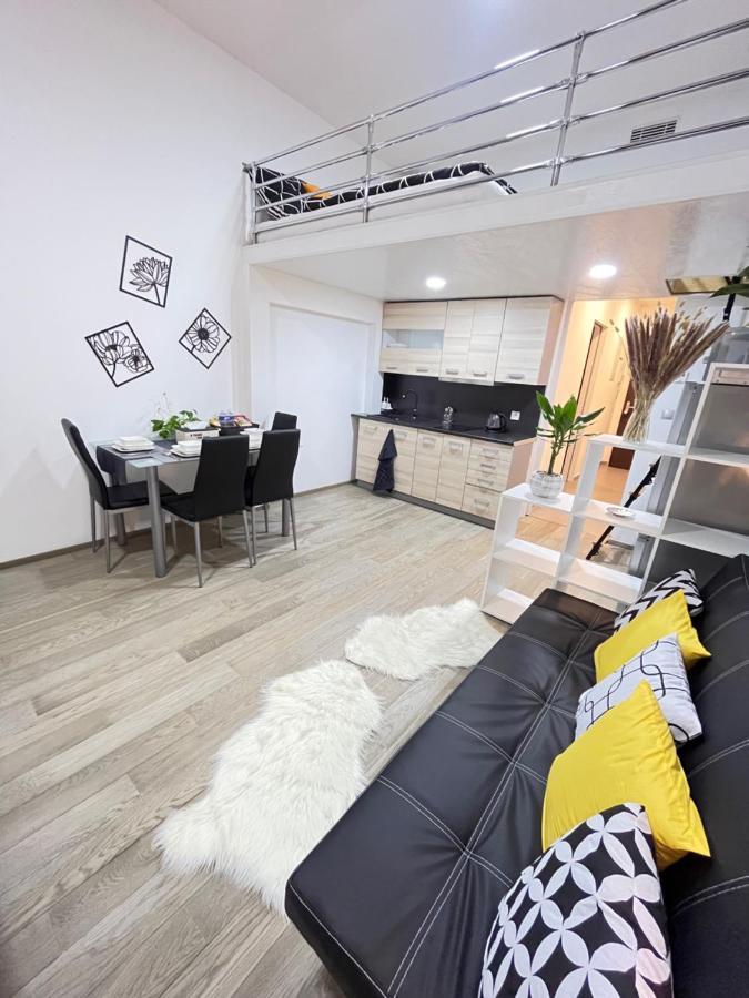 Vit Apartment - Free Parking - O2 Arena Praga Zewnętrze zdjęcie